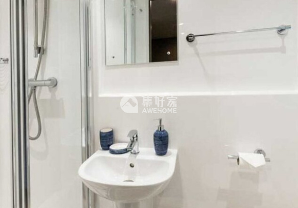 哈德斯菲尔德城市：一个蓬勃发展的现代化都市